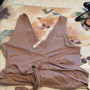 Twist me up crop tank (Lululemon)